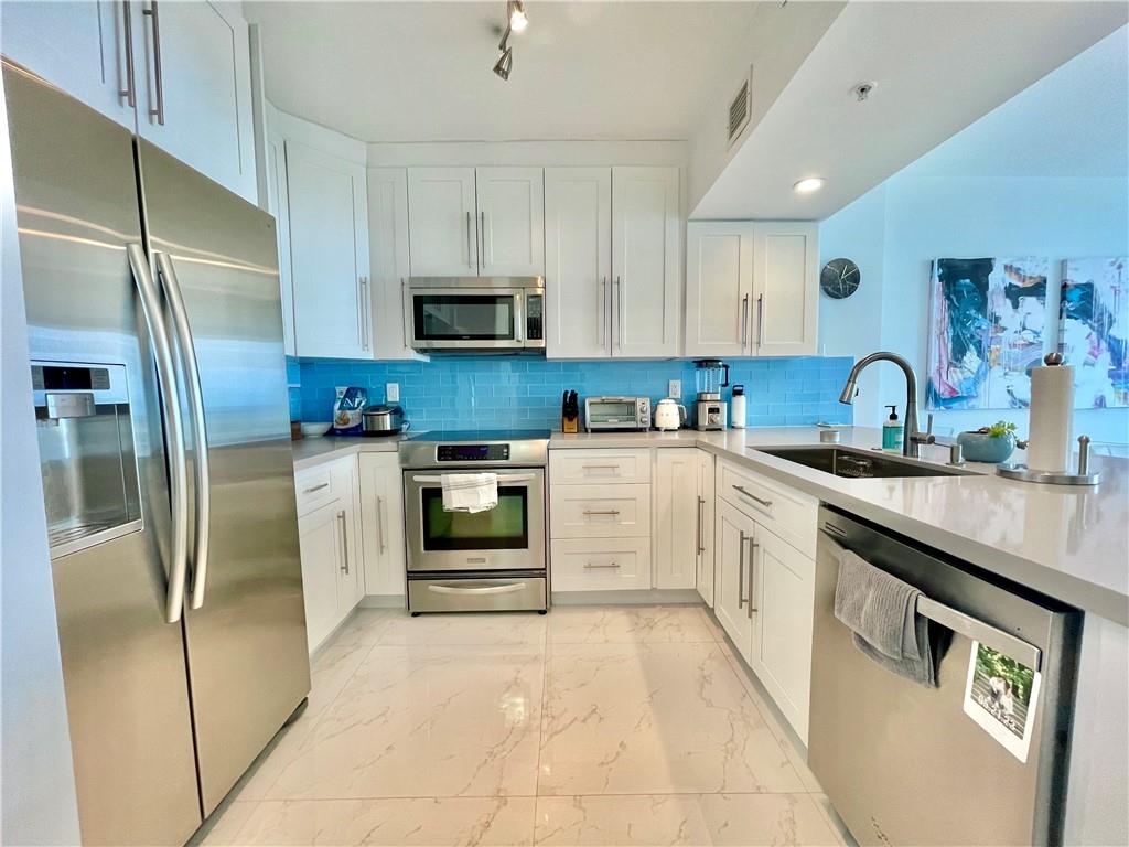3020 NE 32nd Ave 905