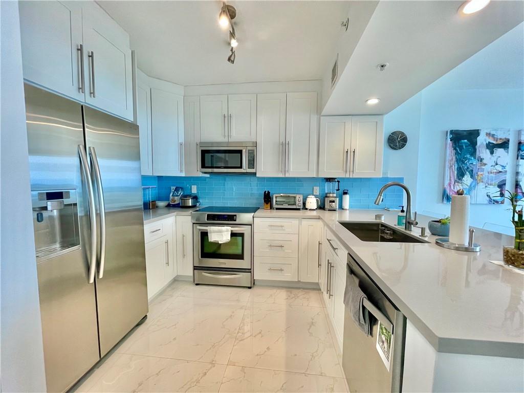 3020 NE 32nd Ave 905