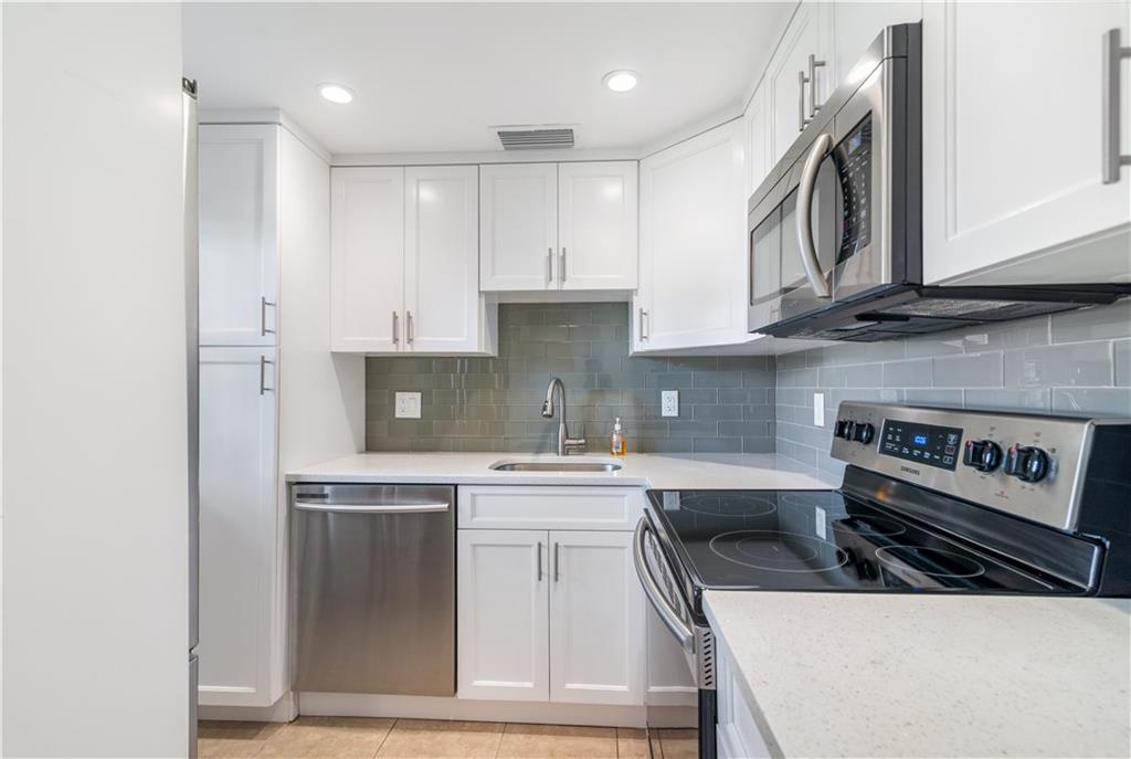 300 NE 20th St 503, Boca Raton, FL 33431