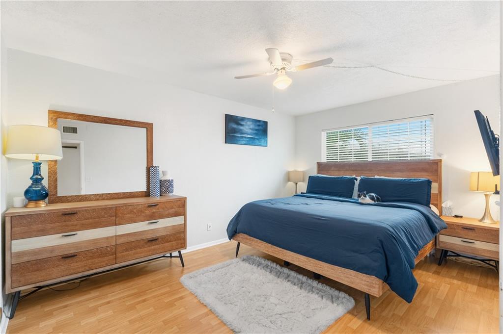 3004 NE 5th Ter 216-C