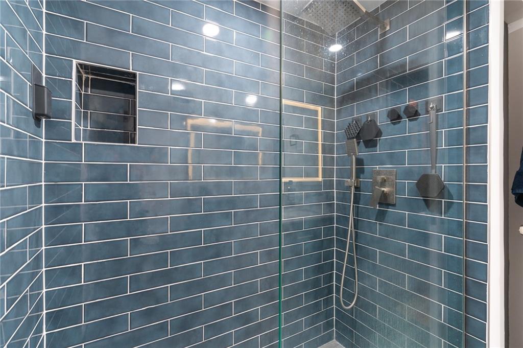 3004 NE 5th Ter 216-C