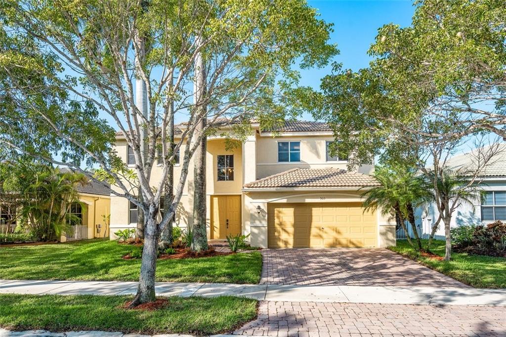 905 Nandina Dr, Weston, FL 33327