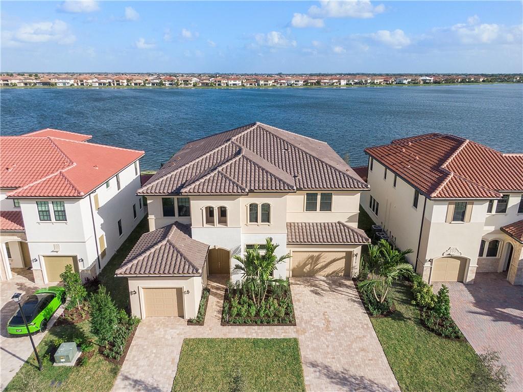 9010 W Parkland Bay Trail, Parkland, FL 33076