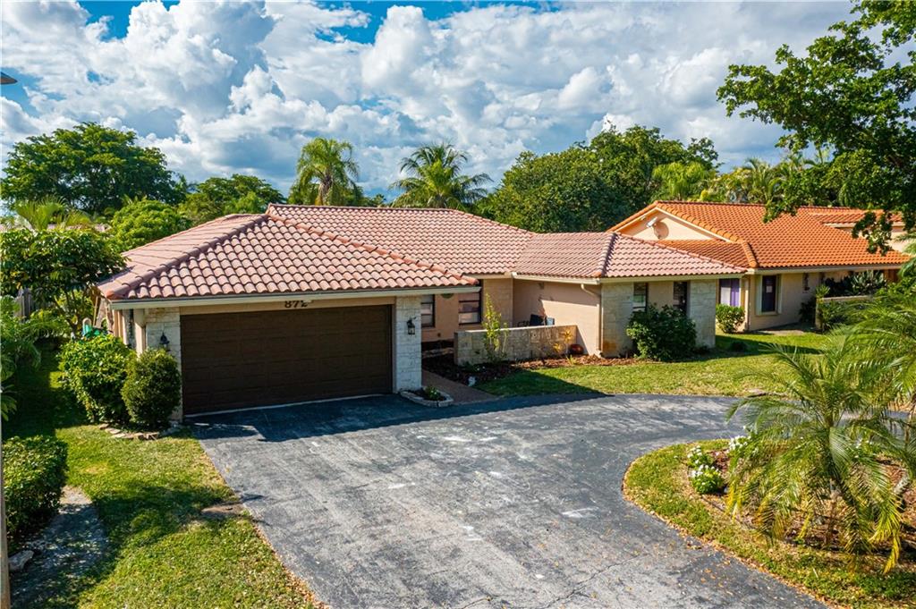 872 NW 108th Ln, Coral Springs, FL 33071