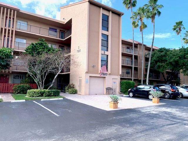 7320 Lake Circle Dr 103, Margate, FL 33063