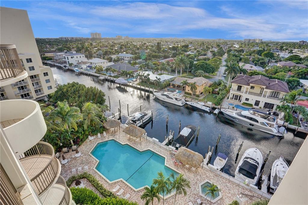BEAUTIFUL 2BD/2BA SPLIT FLOOR PLAN PLUS DEN. (1530 SQ FT UNDER AIR) 2 BALCONIES. ALL ROOMS HAVE INTRACOASTAL  VIEWS. KITCHEN WITH GRANITE COUNTERTOPS AND SS APPLIANCES .TILE FLOORING THROUGHOUT. WASHER AND DRYER IN UNIT. ASSIGNED PARKING. PET WELCOME UNDER 25LBS. BOUTIQUE STYLE LIVING(ONLY 93 UNITS) POOL AREA WITH BBQ'S, TIKI HUTS & WHIRLPOOL SURROUNDED BY LUSH LANDSCAPE OVERLOOKING THE CANAL WHICH LEADS TO LAKE SANTA BARBARA. DOCKAGE WHEN AVAILABLE FOR SALE OR RENT BY OWNERS. PRIVATE OCEAN ACCESS.