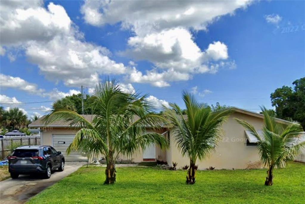 539 Cypress Dr, Lake Park, FL 33403