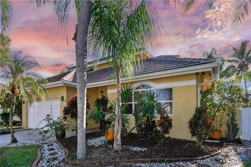 541 NW 205th Ave, Pembroke Pines, FL 33029