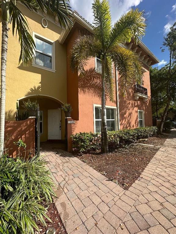 2851 W Prospect Rd 1102