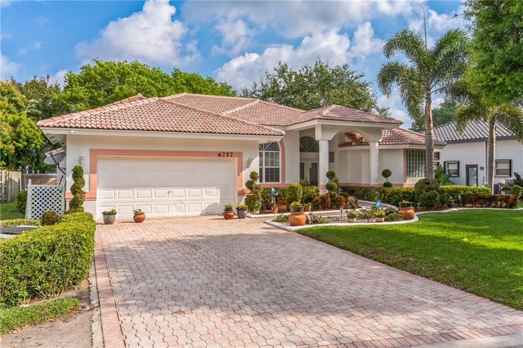 6757 NW 44th Ct, Coral Springs, FL 33067