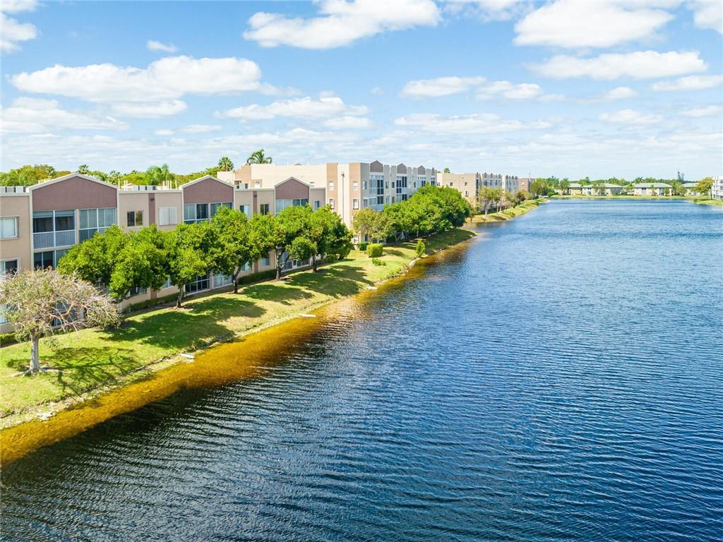 7502 N Devon Dr 205, Tamarac, FL 33321