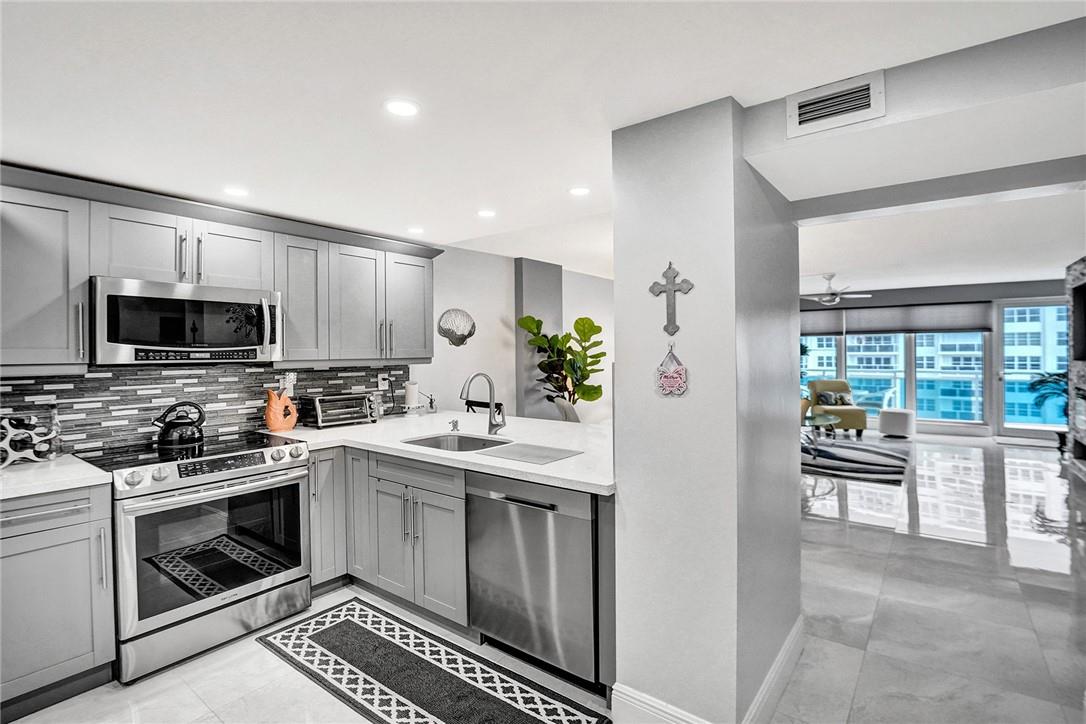 3430 Galt Ocean Dr 804