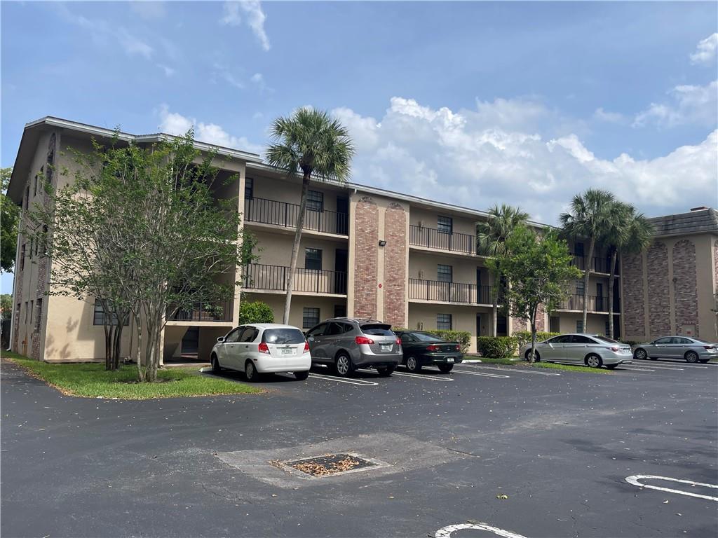 3361 NW 85th Ave 103, Coral Springs, FL 33065