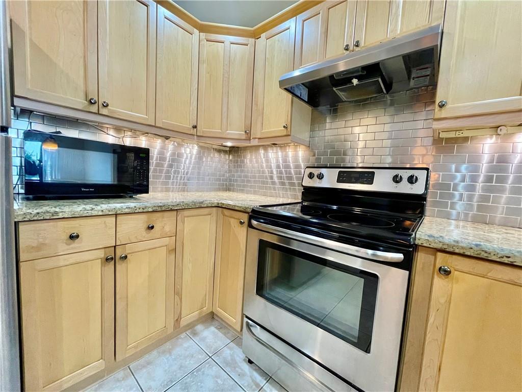 3000 NE 5th Ter 302A
