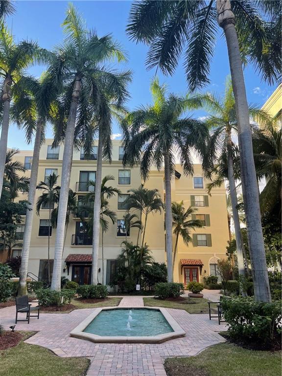 720 S Sapodilla Ave 406, West Palm Beach, FL 33401