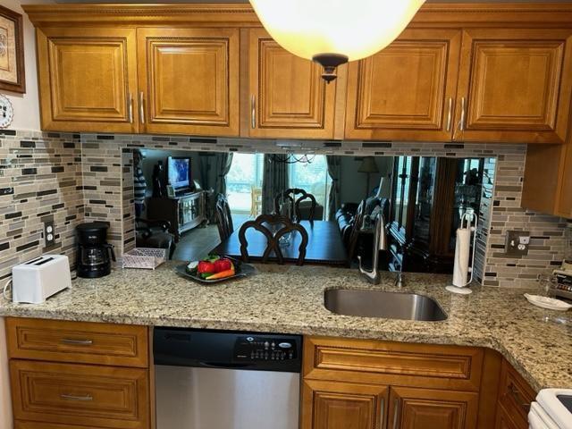 7955 NW 5th Ct 101, Margate, FL 33063