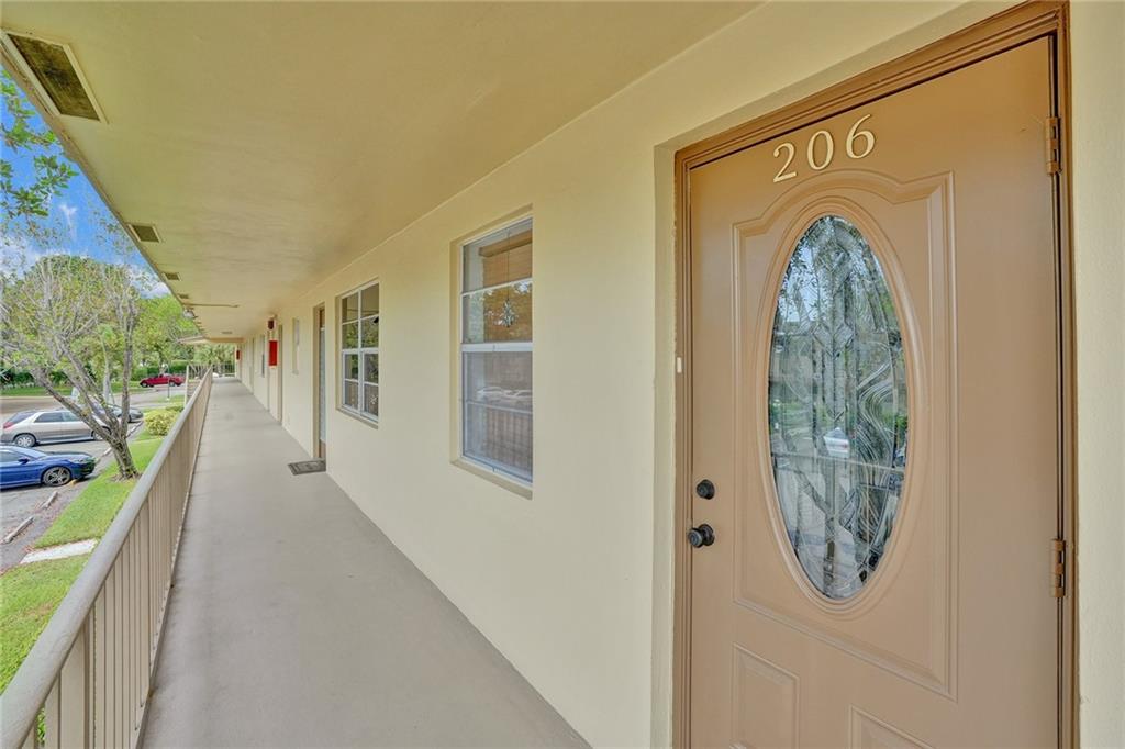 7350 NW 1st St 206, Margate, FL 33063