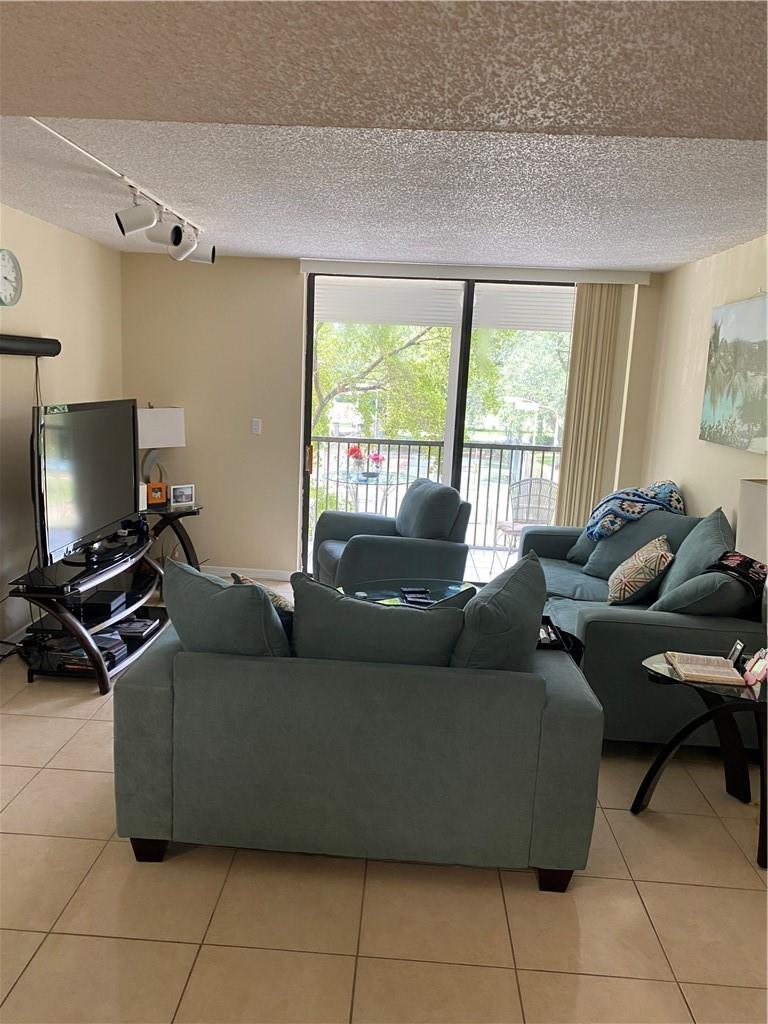 5530 NW 44th St 303C