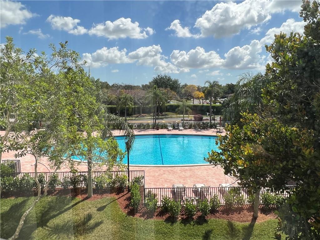10661 W Clairmont Cir 304, Tamarac, FL 33321