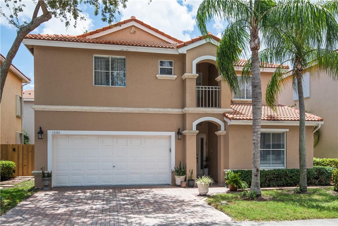 1060 Oysterwood St, Hollywood, FL 33019