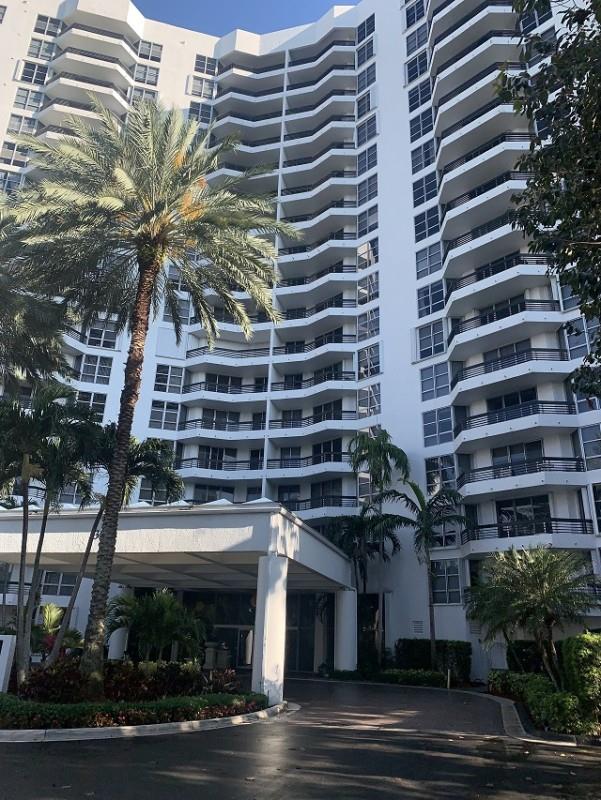Photo 2 of Mystic Pointe Condo Apt 314 in Aventura - MLS F10384601