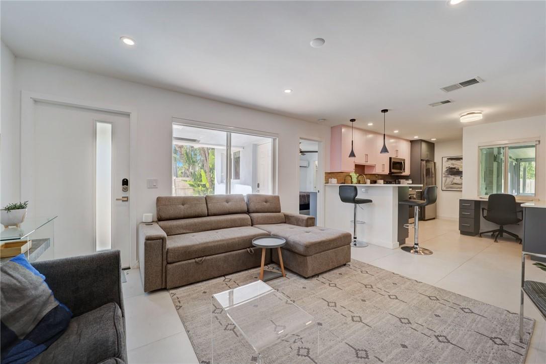 50 NE 30th Ct