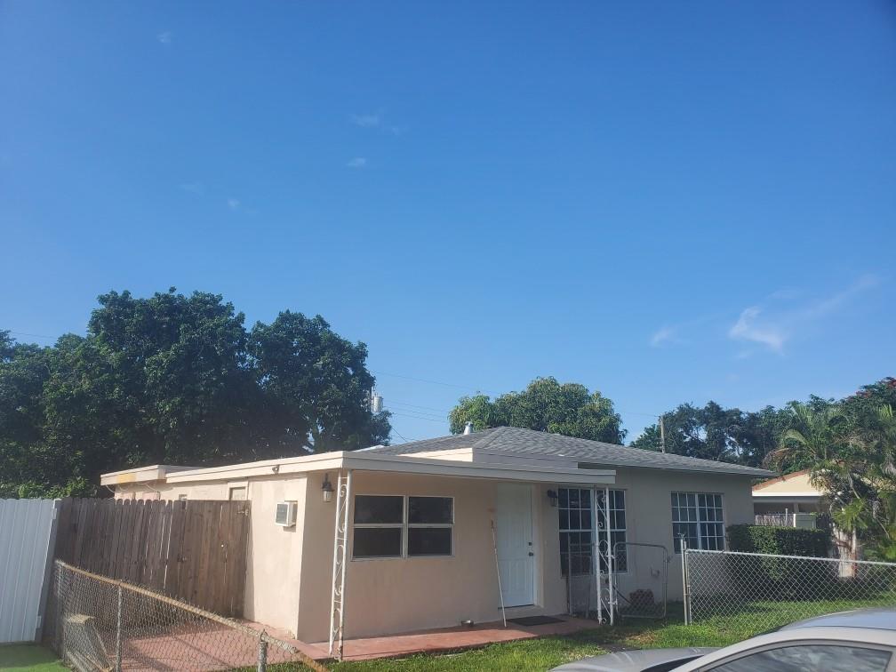 Photo 2 of 6331 Mayo St in Hollywood - MLS F10392854
