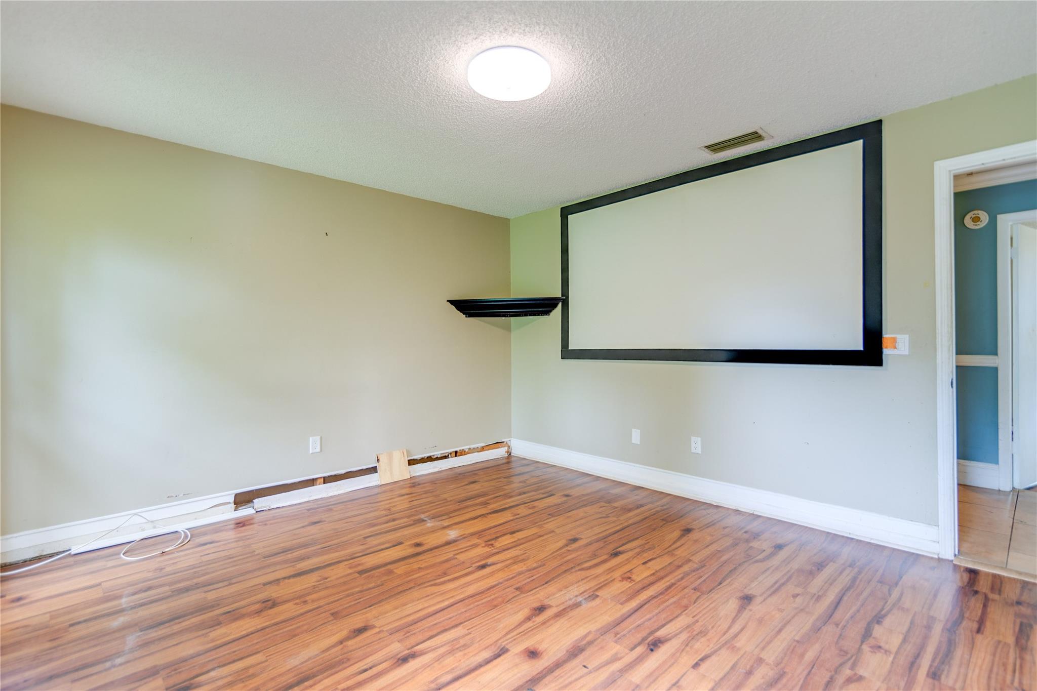 Photo 10 of home located at 16319 E Burns Dr, Loxahatchee FL