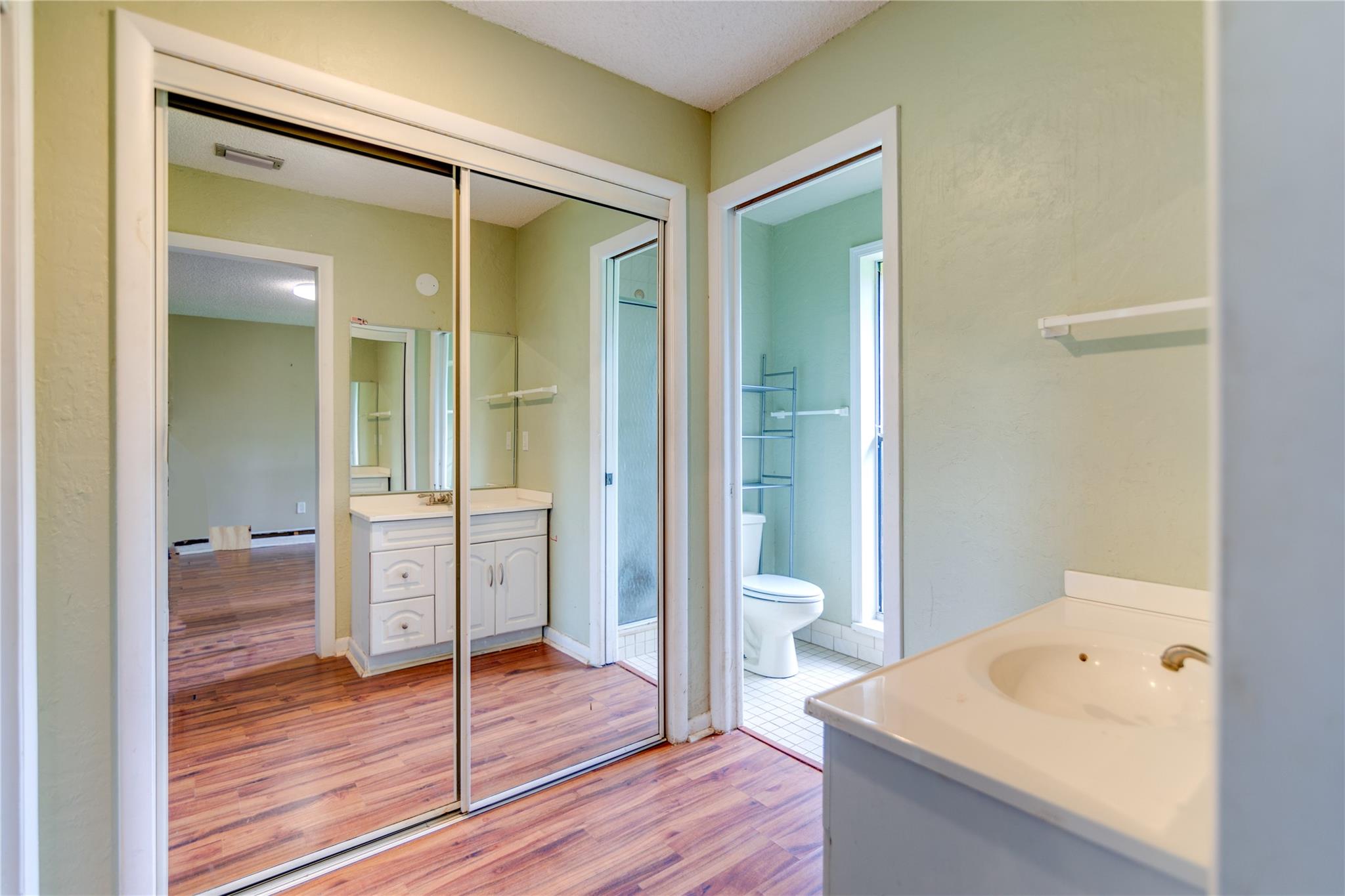 Photo 11 of home located at 16319 E Burns Dr, Loxahatchee FL