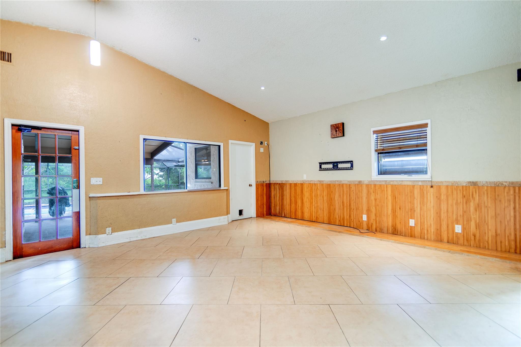 Photo 2 of home located at 16319 E Burns Dr, Loxahatchee FL