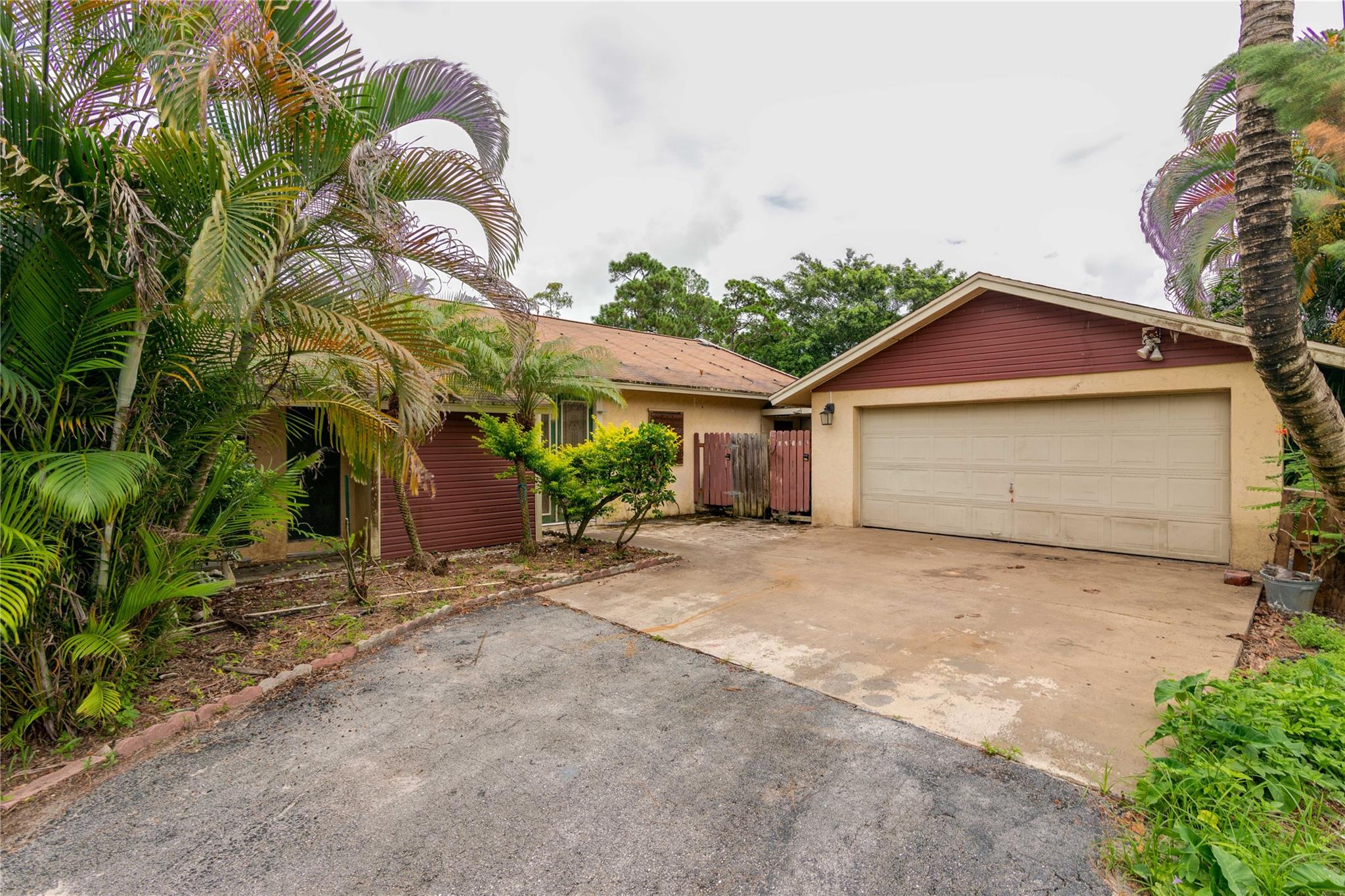 Photo 37 of home located at 16319 E Burns Dr, Loxahatchee FL