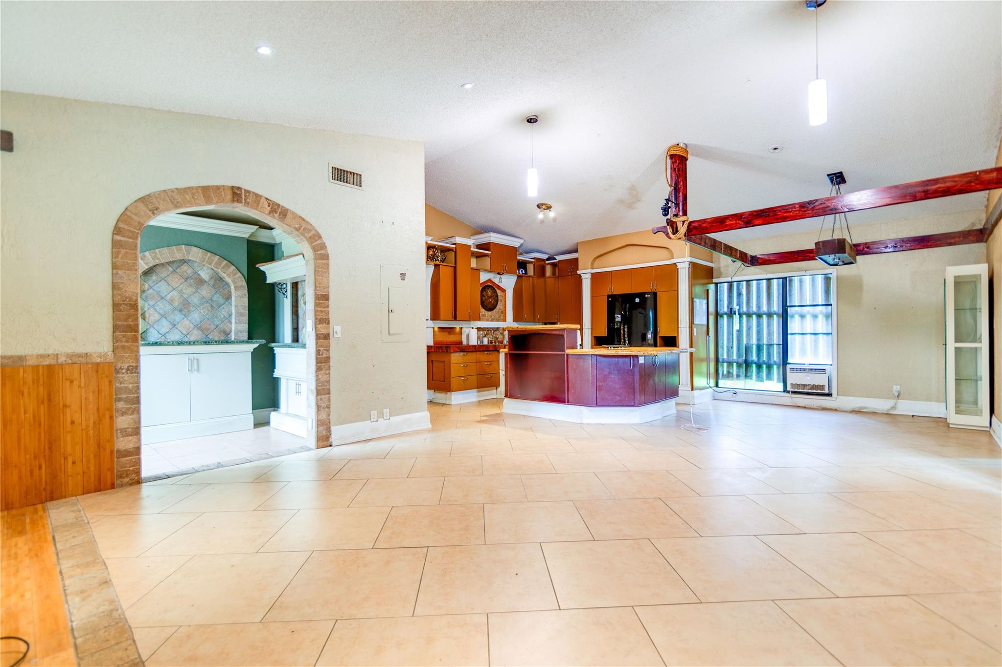Photo 3 of home located at 16319 E Burns Dr, Loxahatchee FL