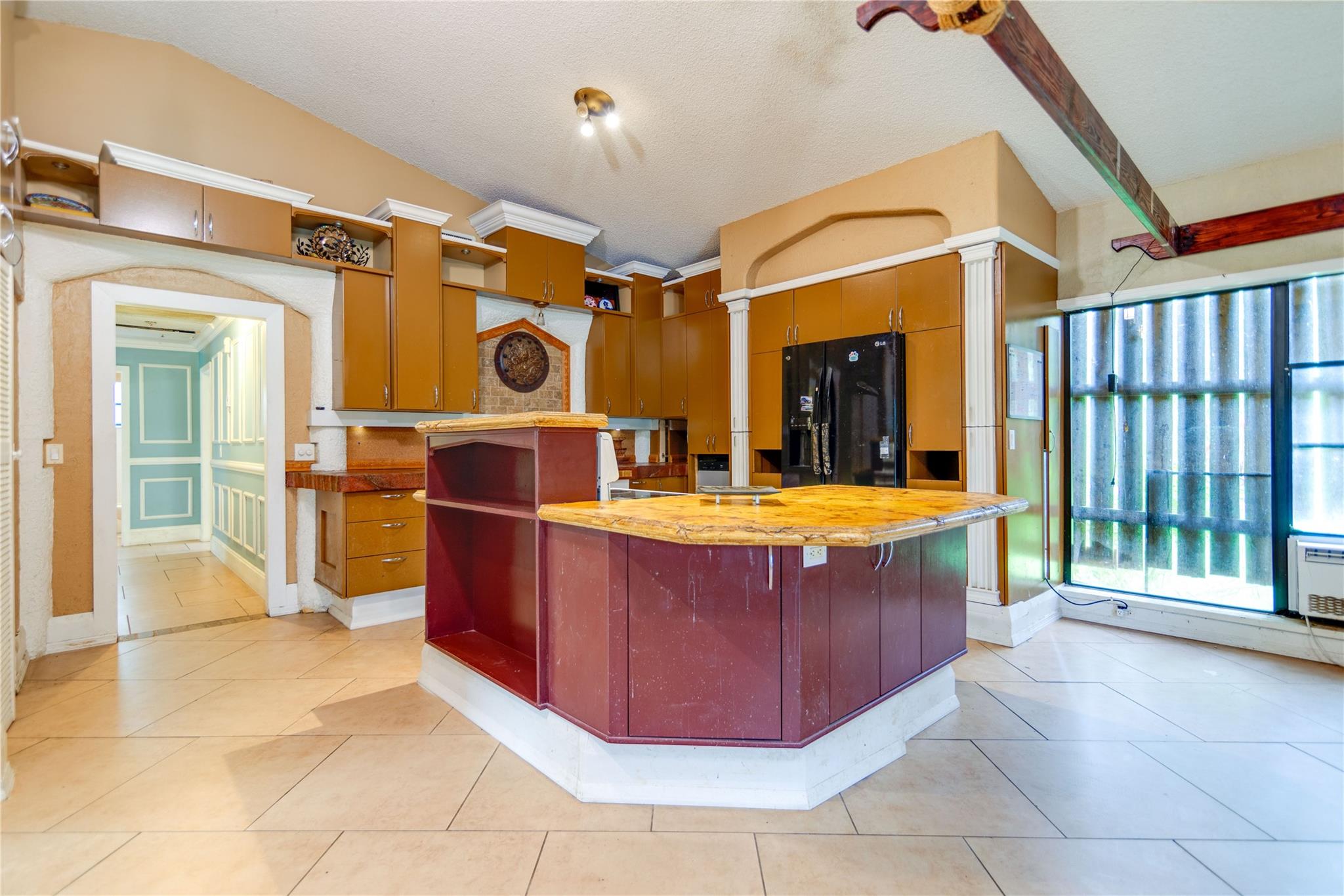 Photo 5 of home located at 16319 E Burns Dr, Loxahatchee FL
