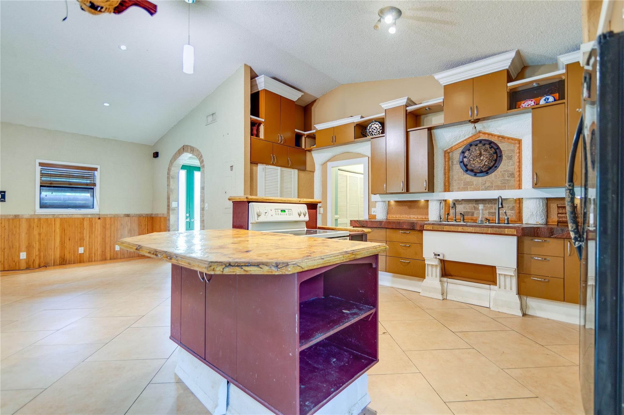 Photo 6 of home located at 16319 E Burns Dr, Loxahatchee FL