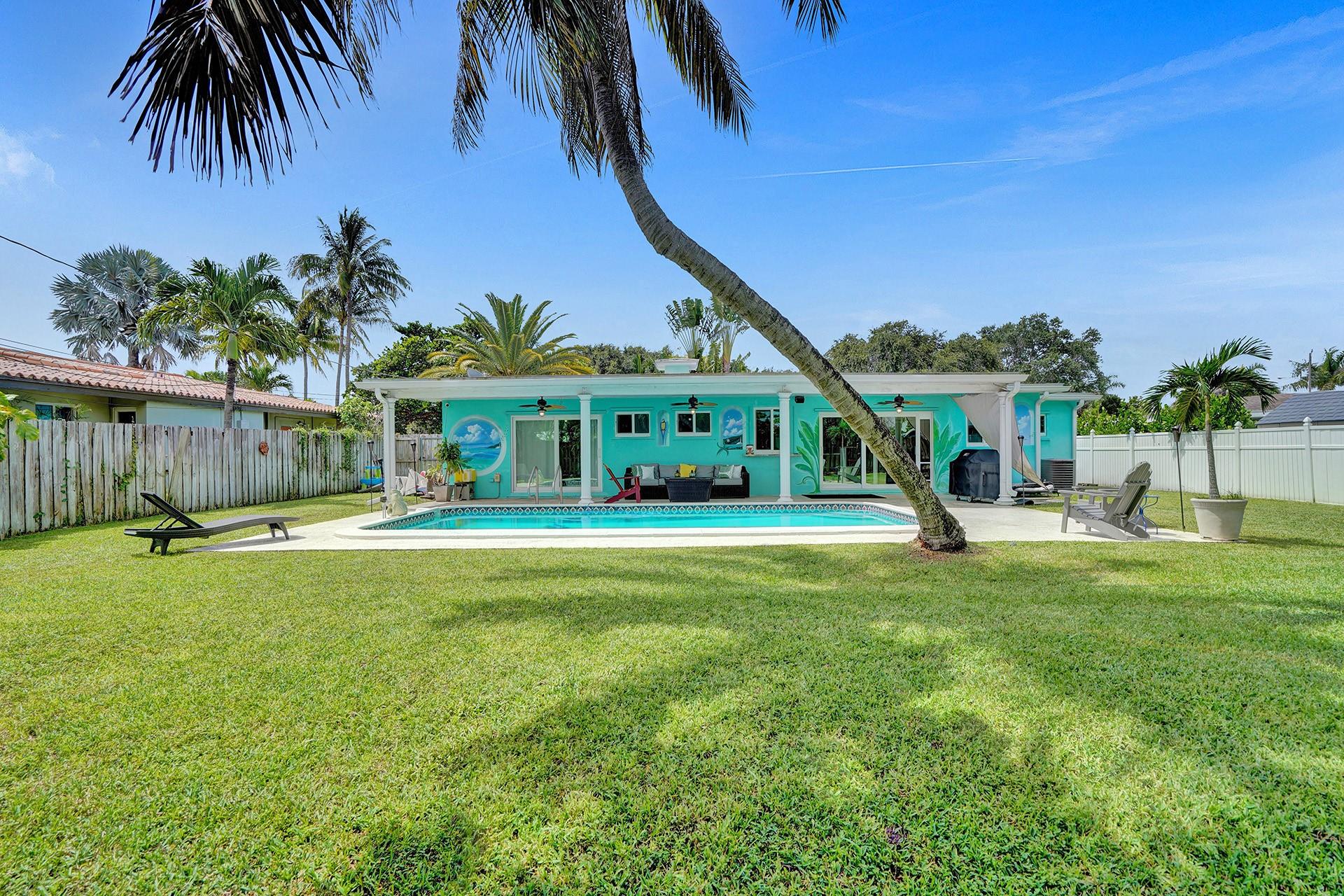 251 SW 18th St