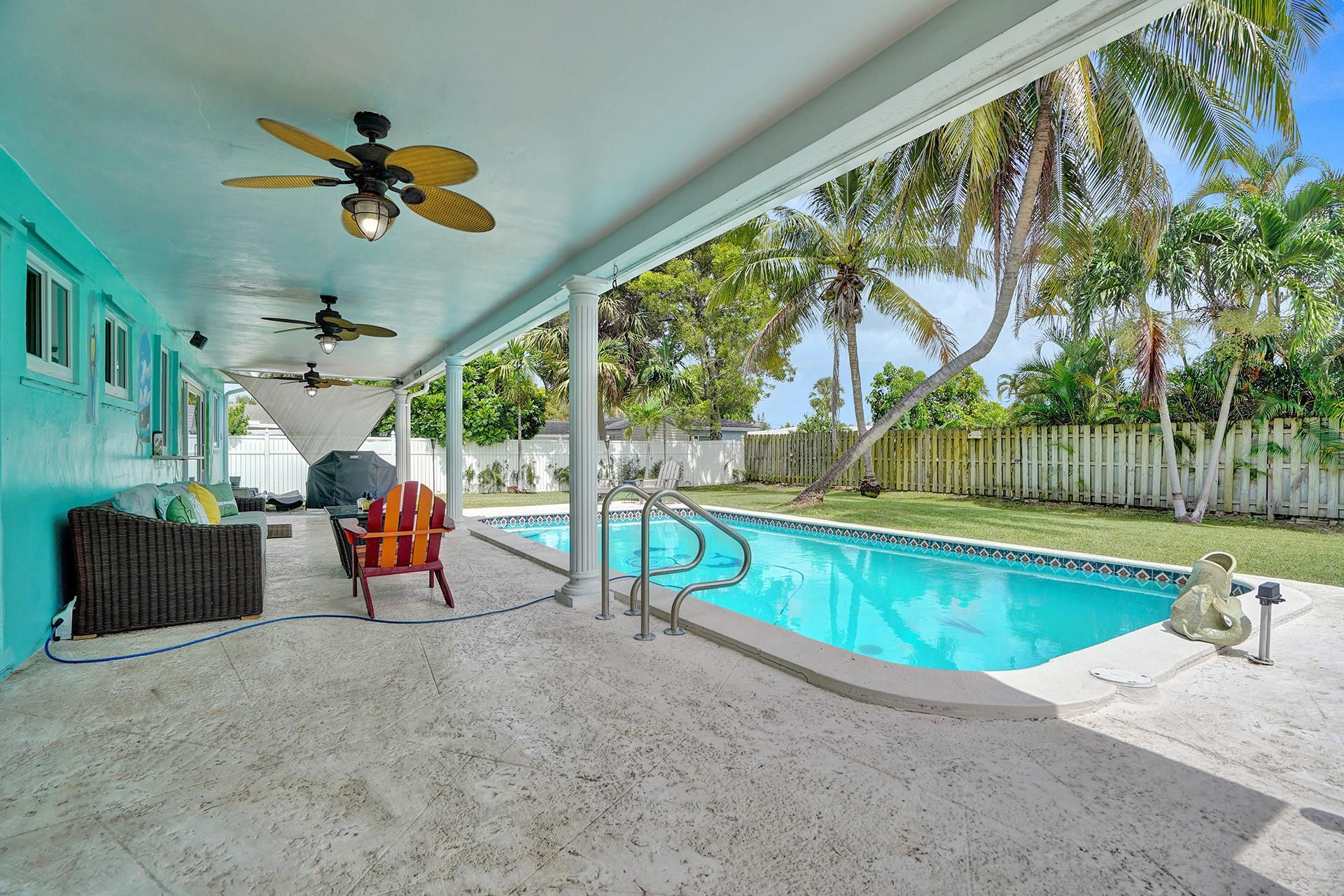 251 SW 18th St