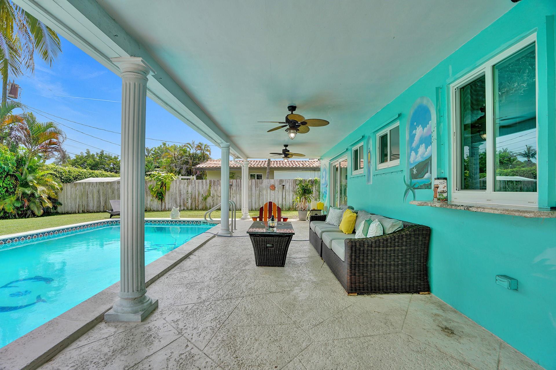 251 SW 18th St