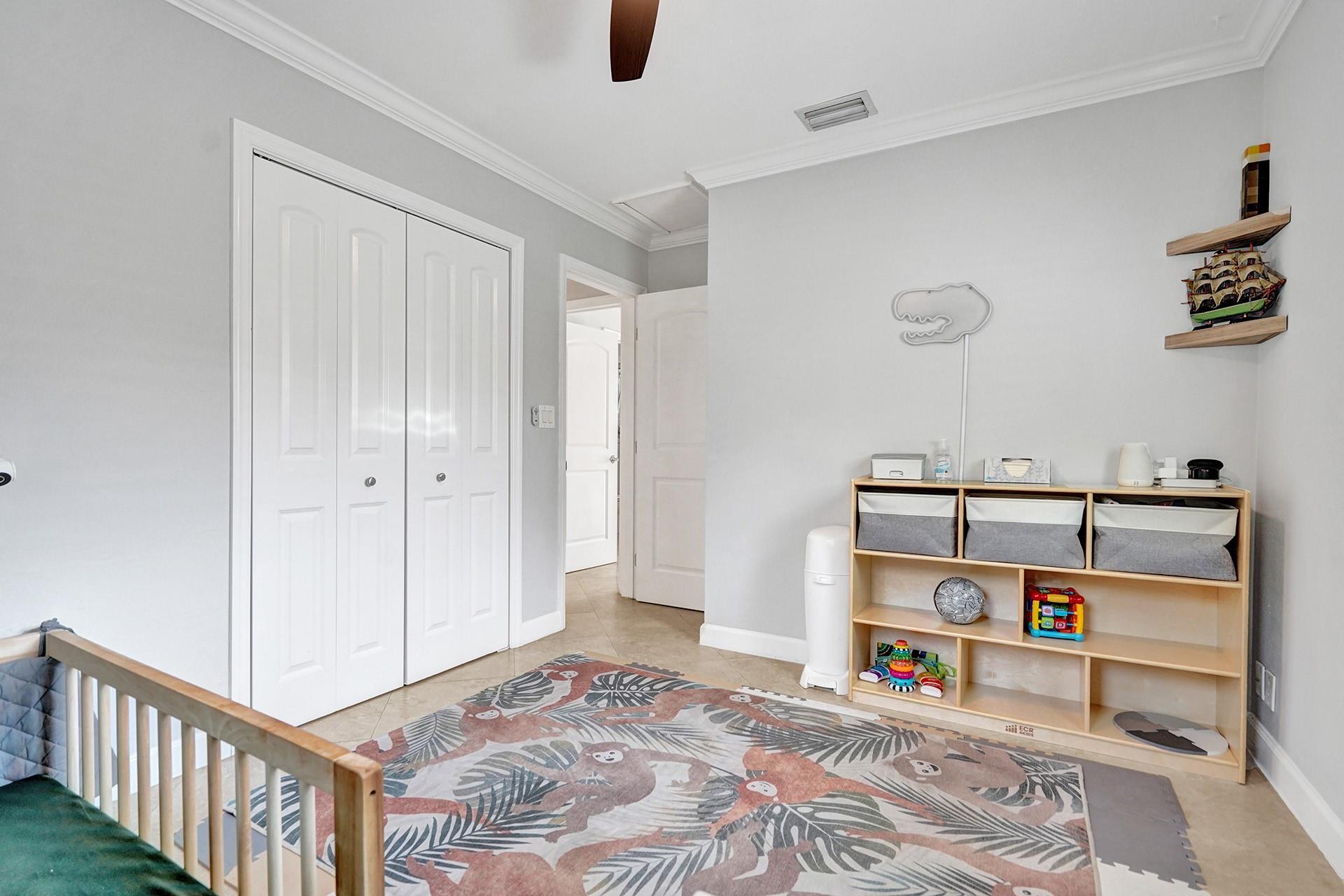 251 SW 18th St