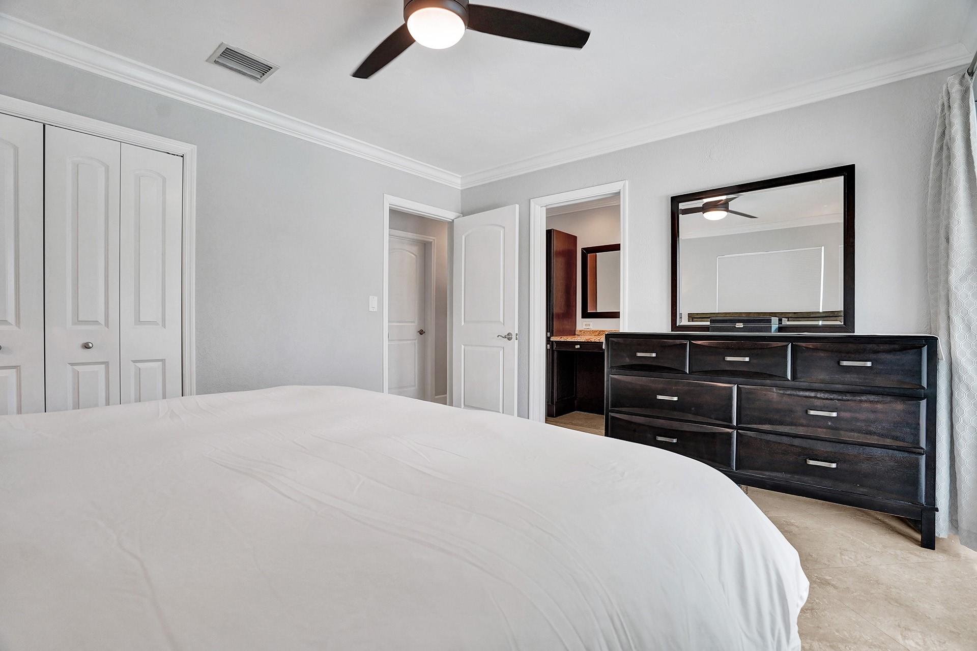 251 SW 18th St