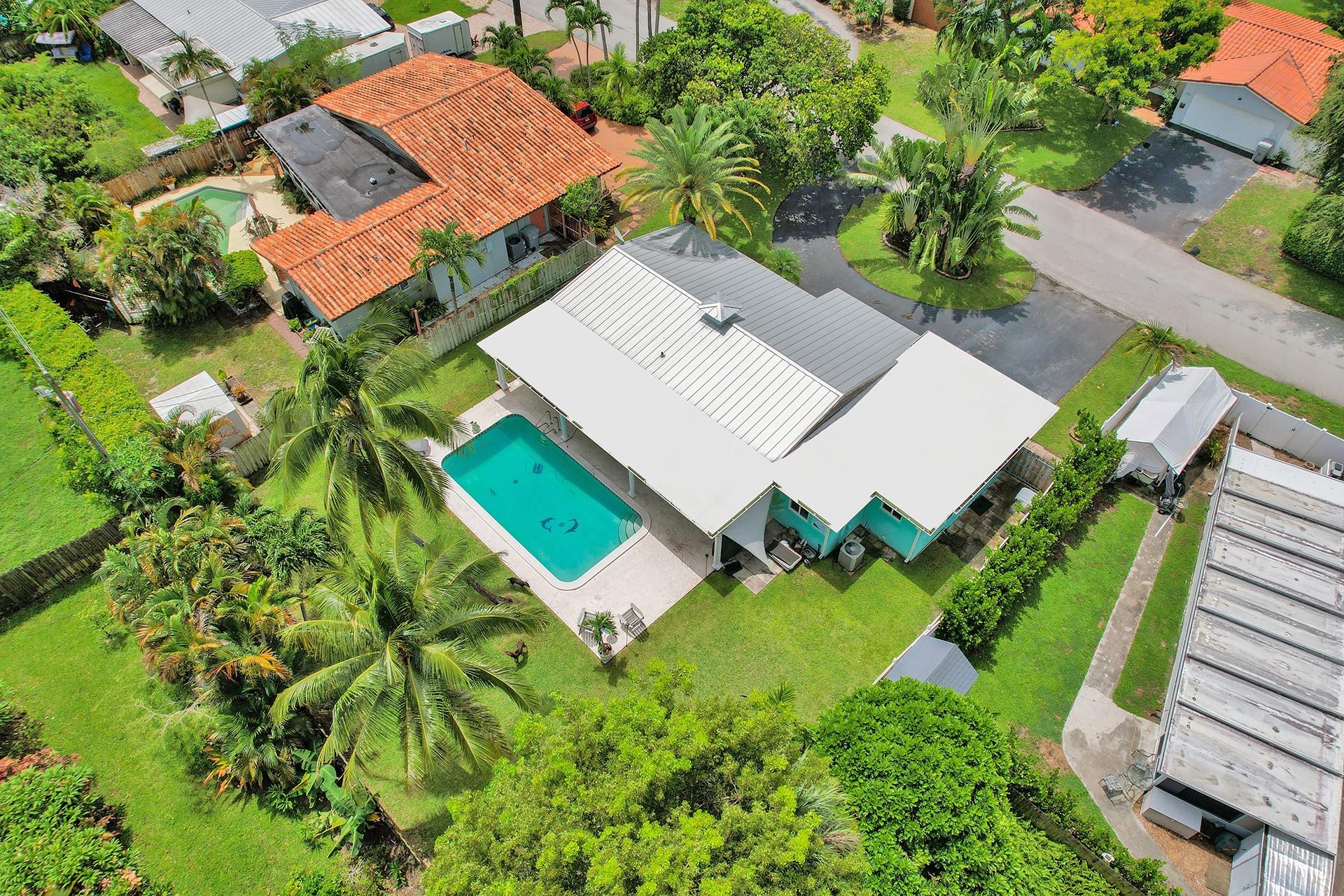 251 SW 18th St