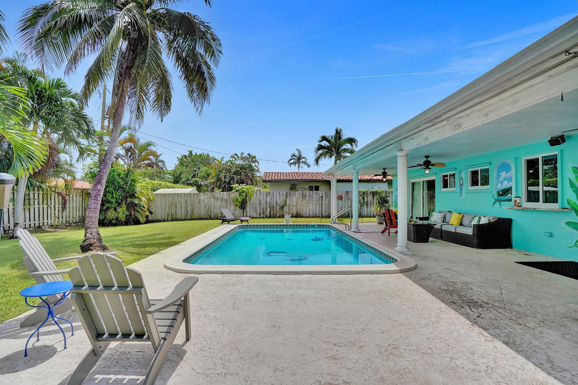 251 SW 18th St