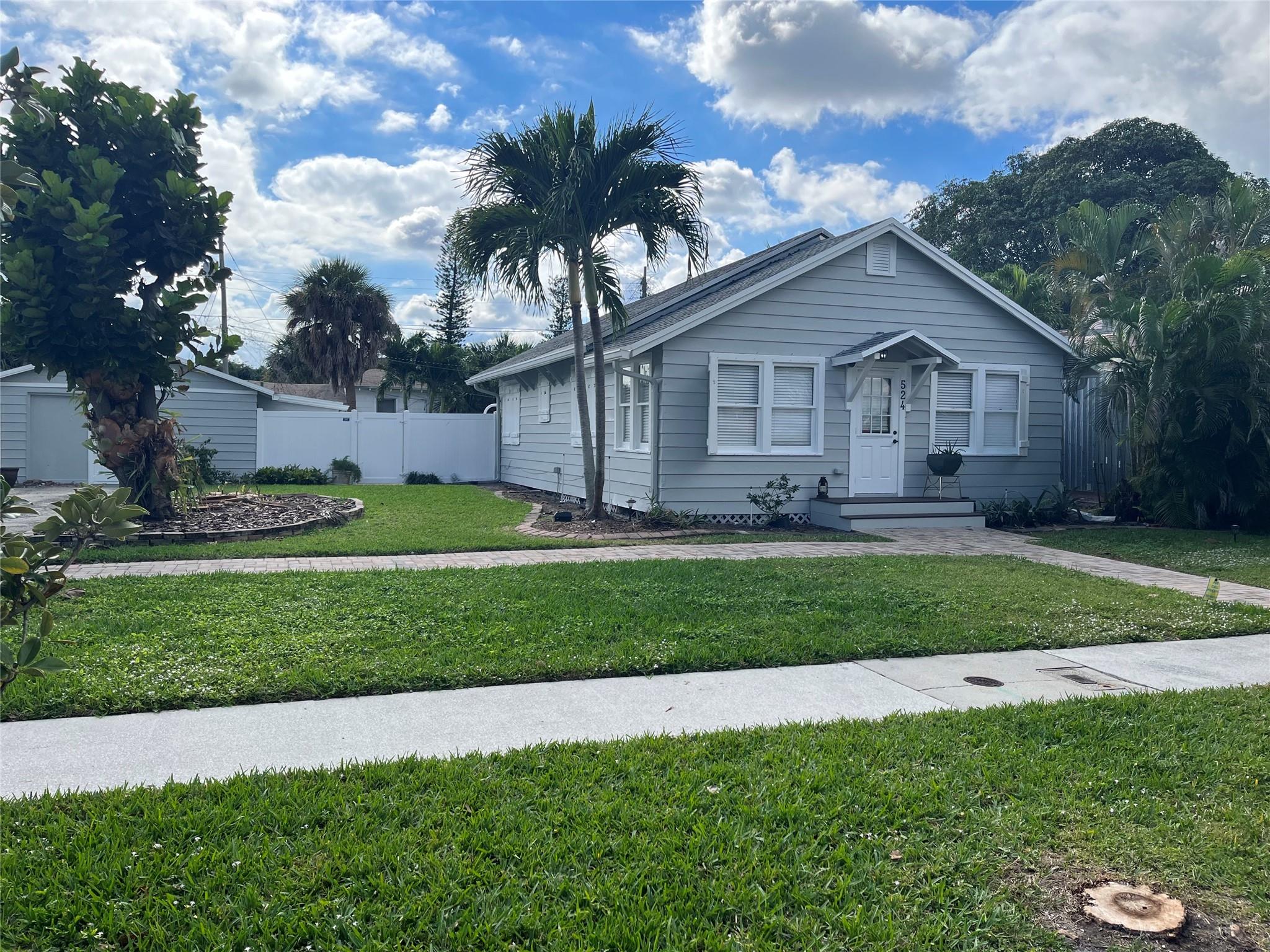 Photo 1 of 524 Palmetto St in West Palm Beach - MLS F10397779