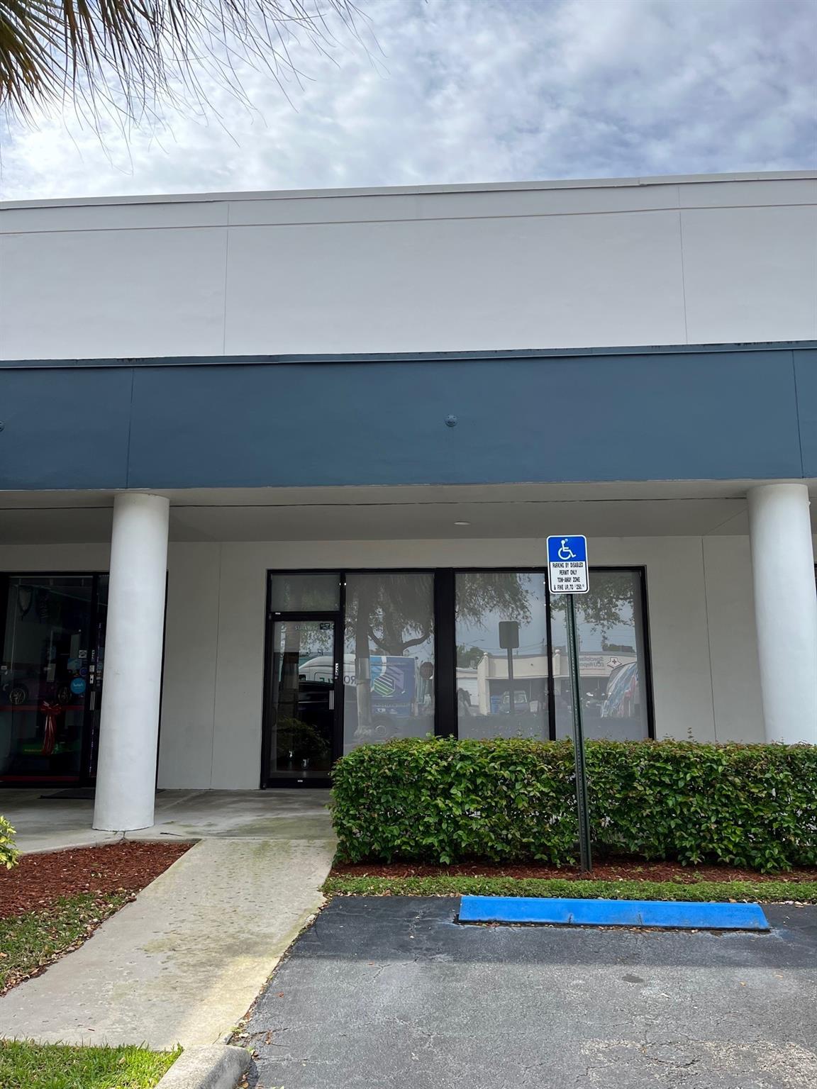 4700 N Dixie Hwy 5, Oakland Park, FL 33334