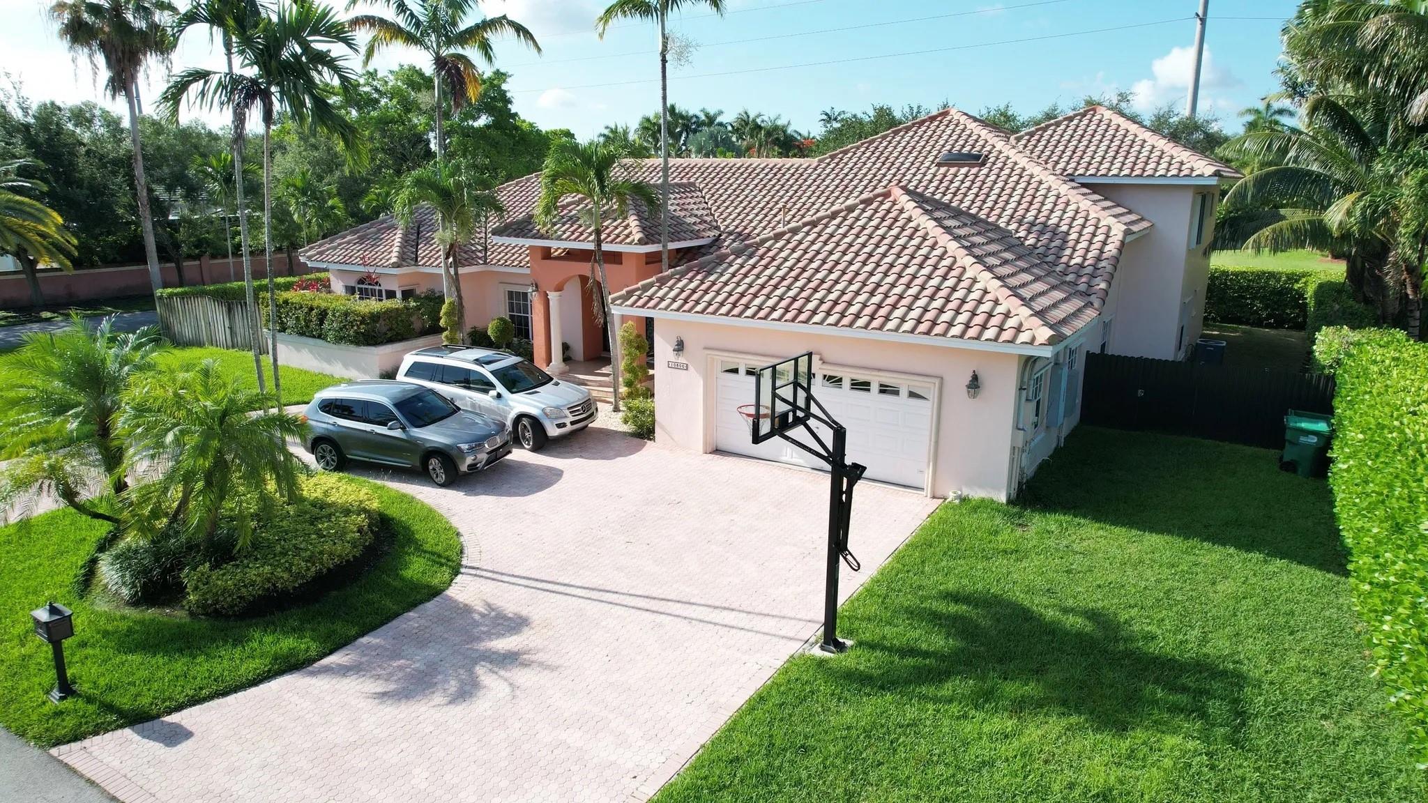 Photo 1 of 10800 SW 135th Ter in Miami - MLS F10397941