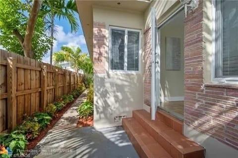 Photo 15 of 1643 FUNSTON ST in Hollywood - MLS F10397671
