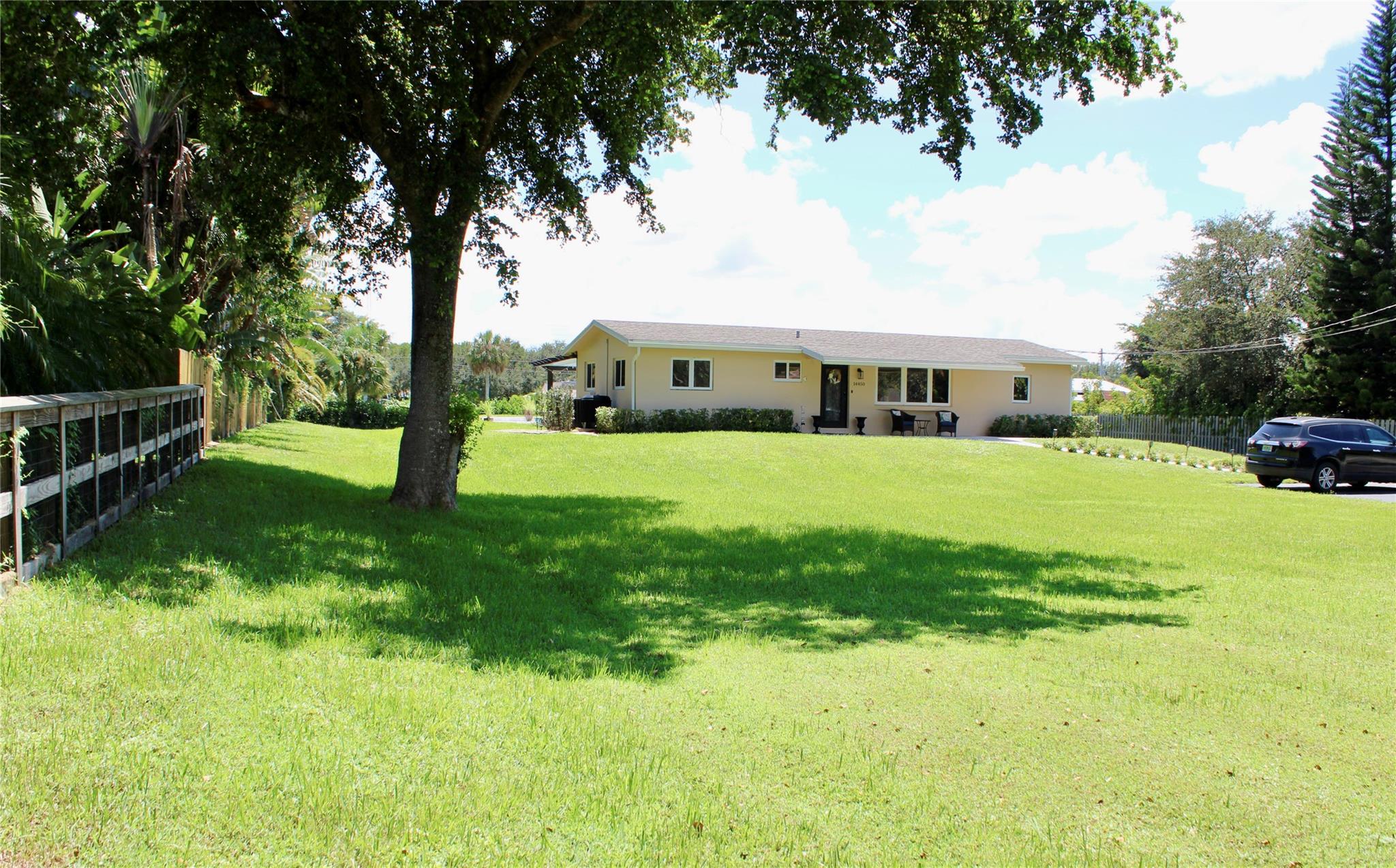 Photo 2 of 14450 SW 24th St in Davie - MLS F10398374