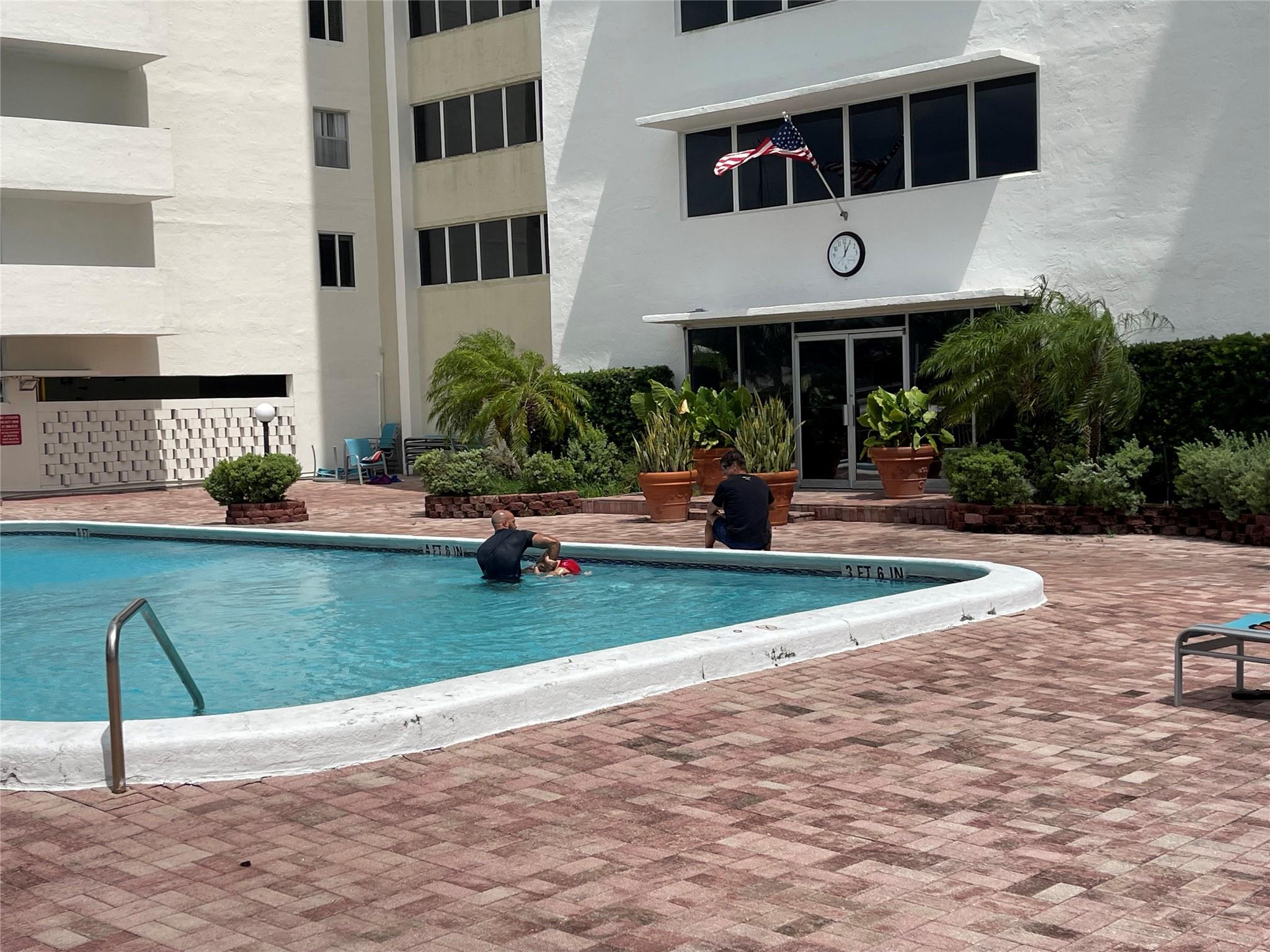 Photo 57 of Ocean View Towers Condo Apt 1104 in Hallandale Beach - MLS F10396794