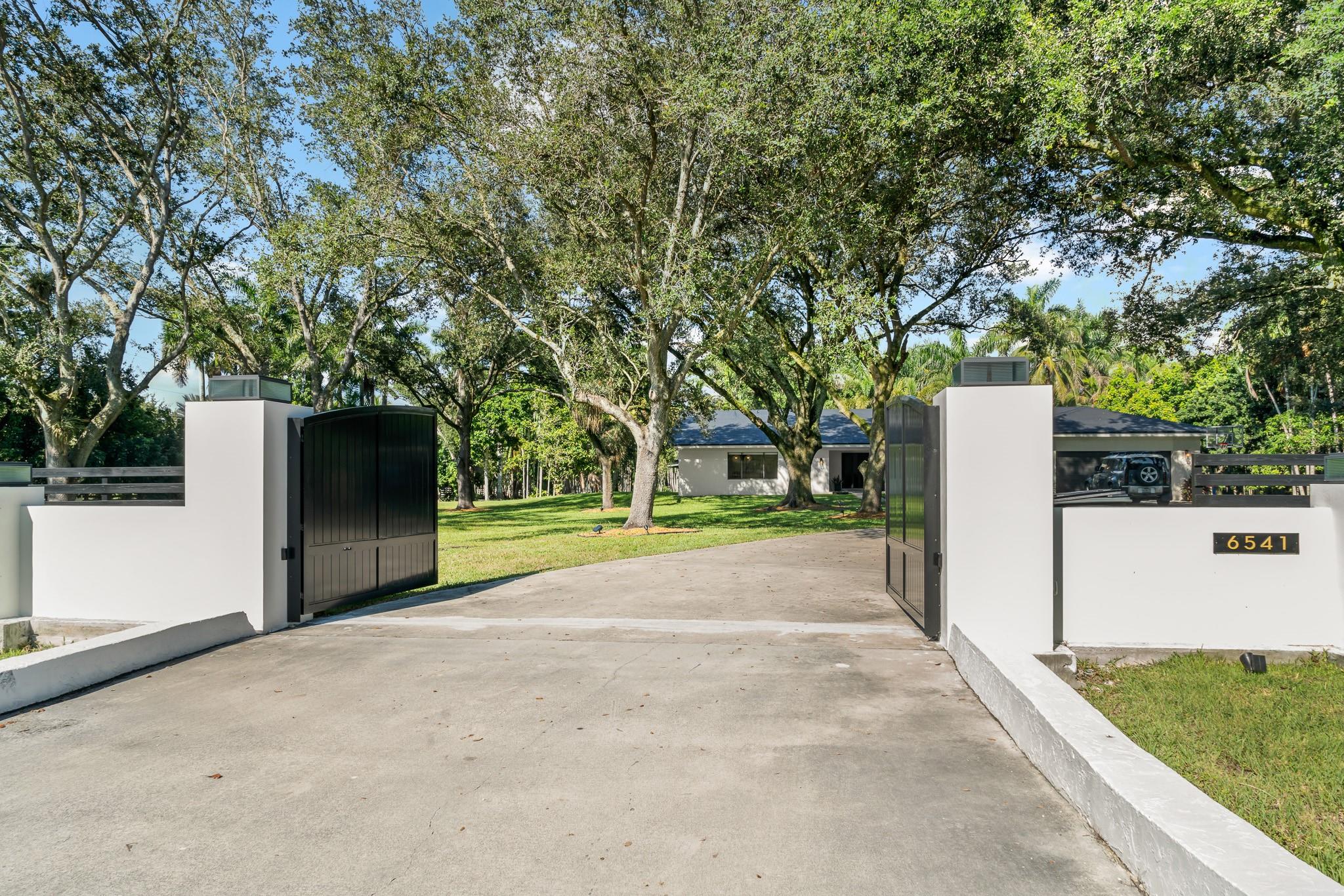 6541 Melaleuca Rd
