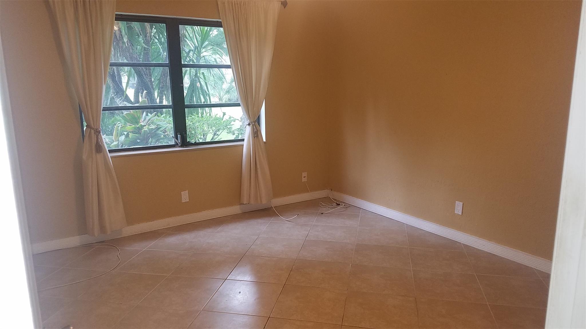 3105 OAKLAND SHORES DR J-102