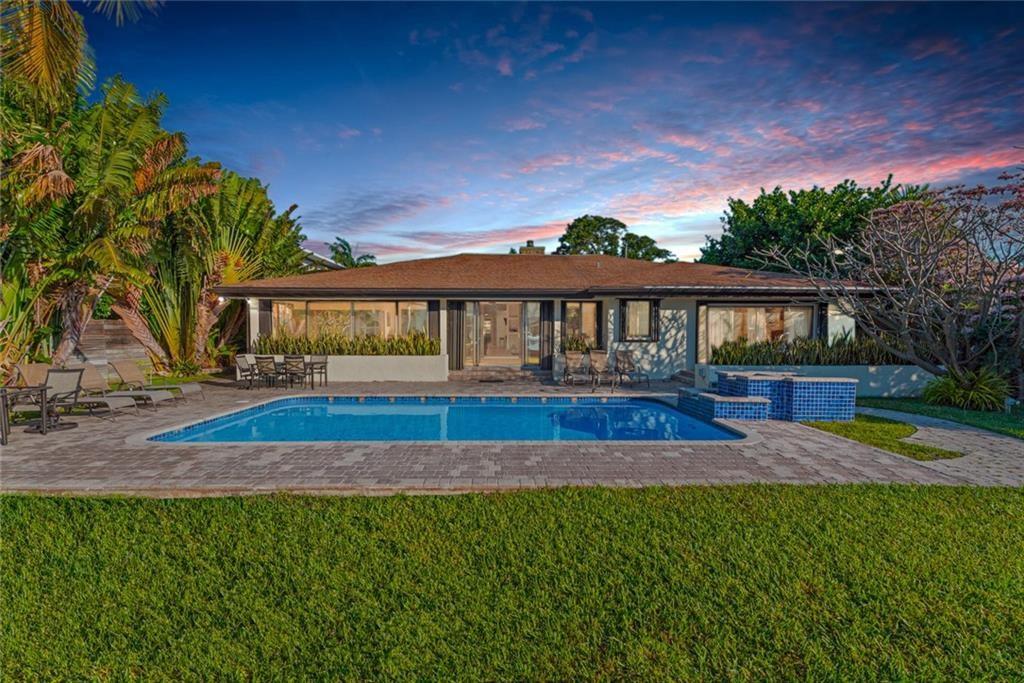 213 HOLIDAY DR